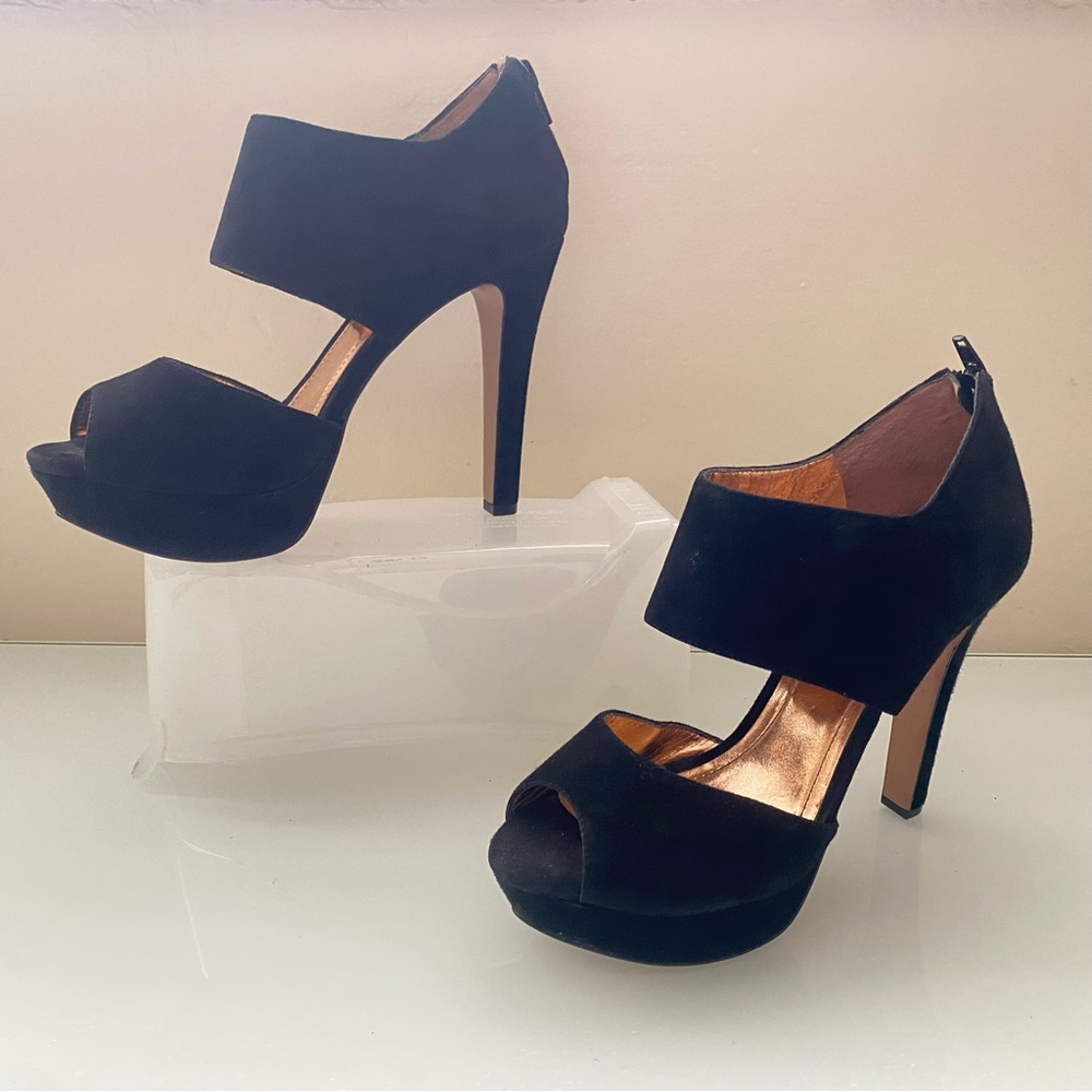 BCBG Suede leather  Black Peep-Toe Platform Dress Heels Size 8B